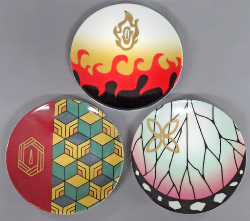 Kyojuro Rengoku Shinobu Kocho Giyu Tomiokau Demon Slayer: Kimetsu no Yaiba Arita Ware Small Dish JR Kyushu Limited Set of 3 Plate [USED]