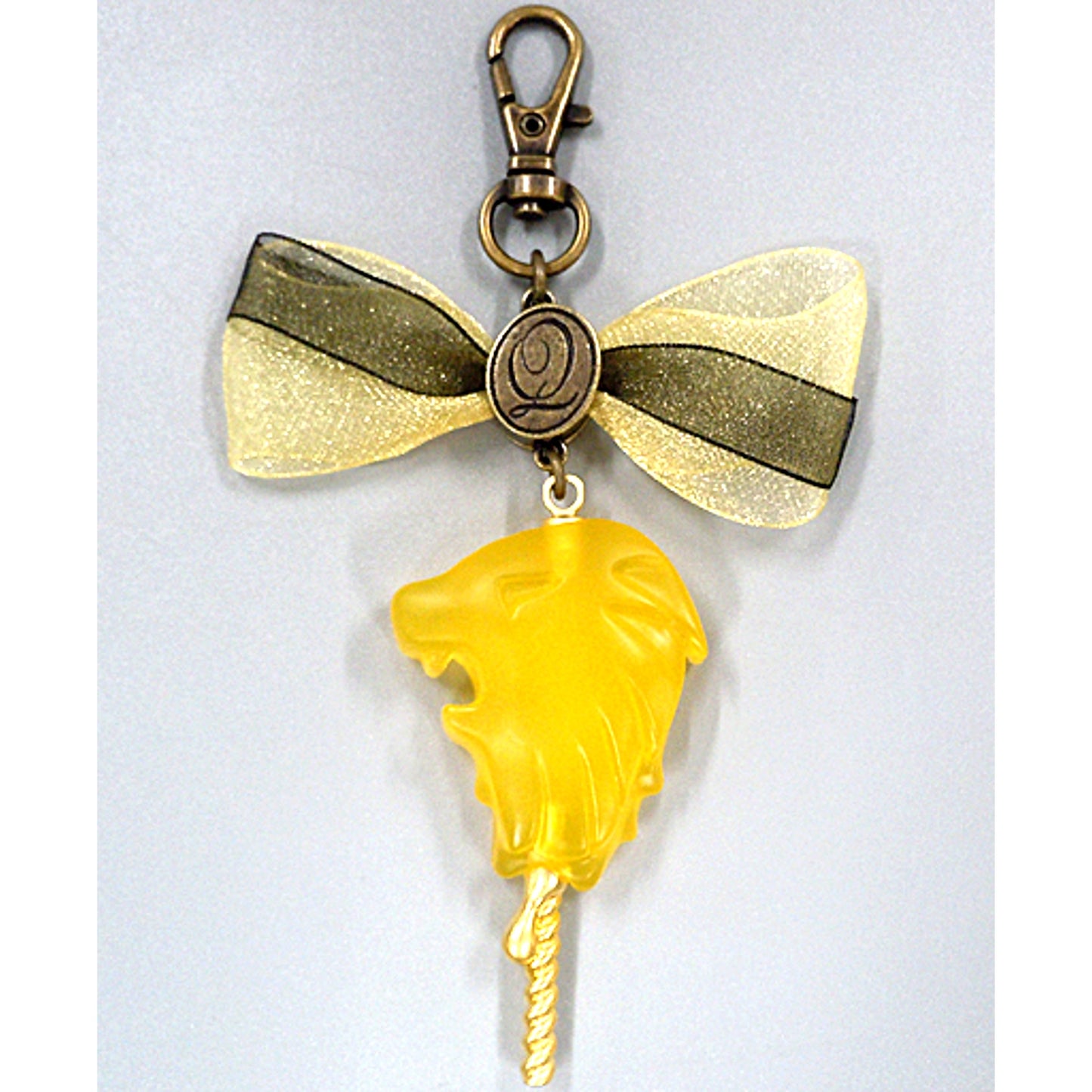 Leona Kingscholar Q-pot. x Disney Twisted Wonderland 2nd Gummy Candy Bag Charm POP UP STORE in Marui [USED]