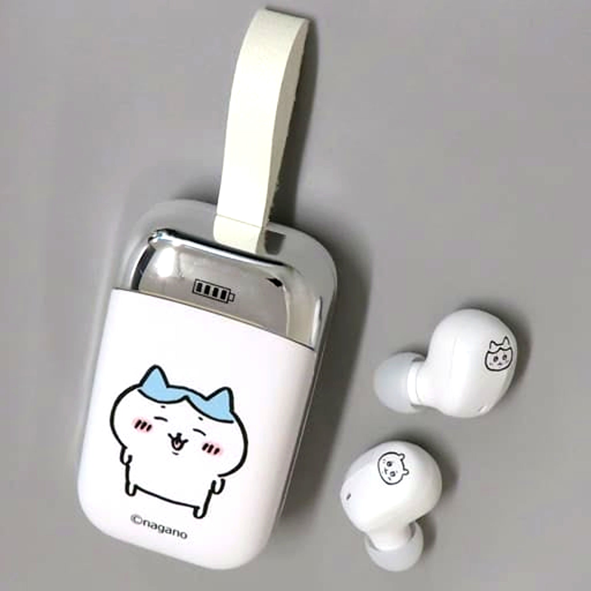 Hachiware Chiikawa: Something Small and Cute Full Wireless Earphones [USED]