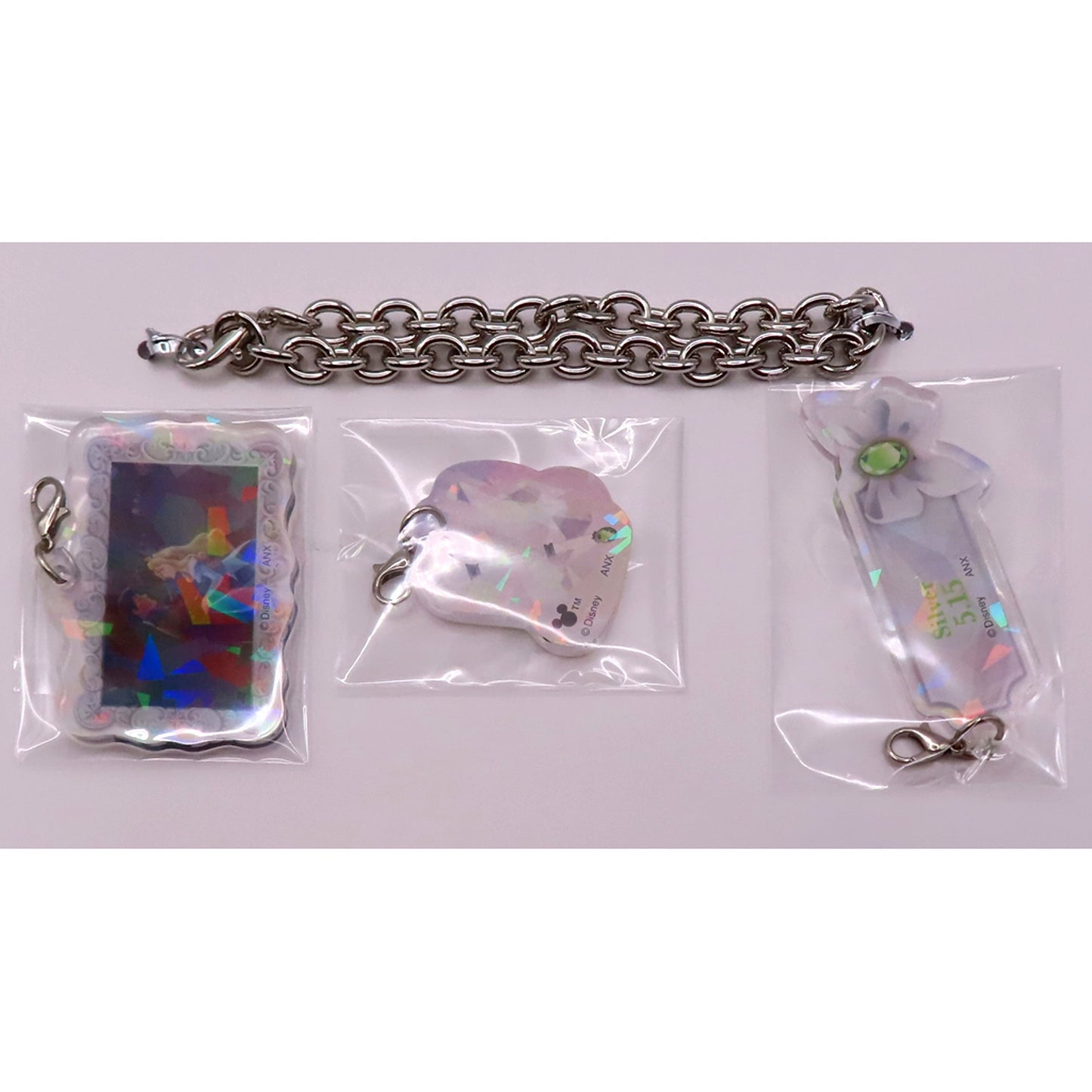 Silver Disney Twisted-Wonderland Silver's Birthday Commemorative Goods Hologram Acrylic Charm with Chain [USED]