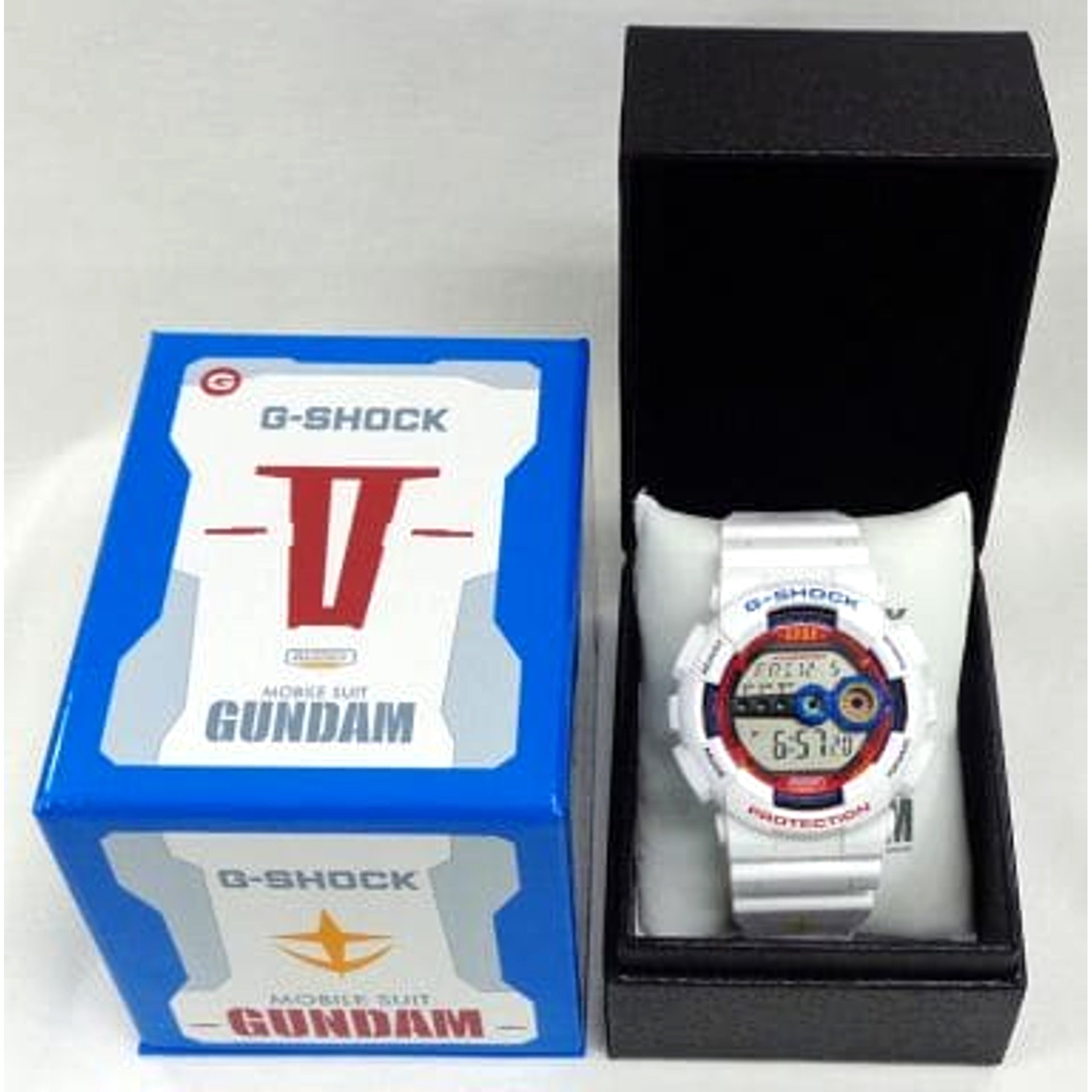 Mobile Suit Gundam G-SHOCK Watch G-SHOCK x Gundam 35th Anniversary Item [USED]