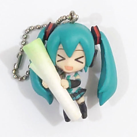VOCALOID Hatsune Miku with Green Onion Swing Winter Edition Keychains [USED] — photo 1
