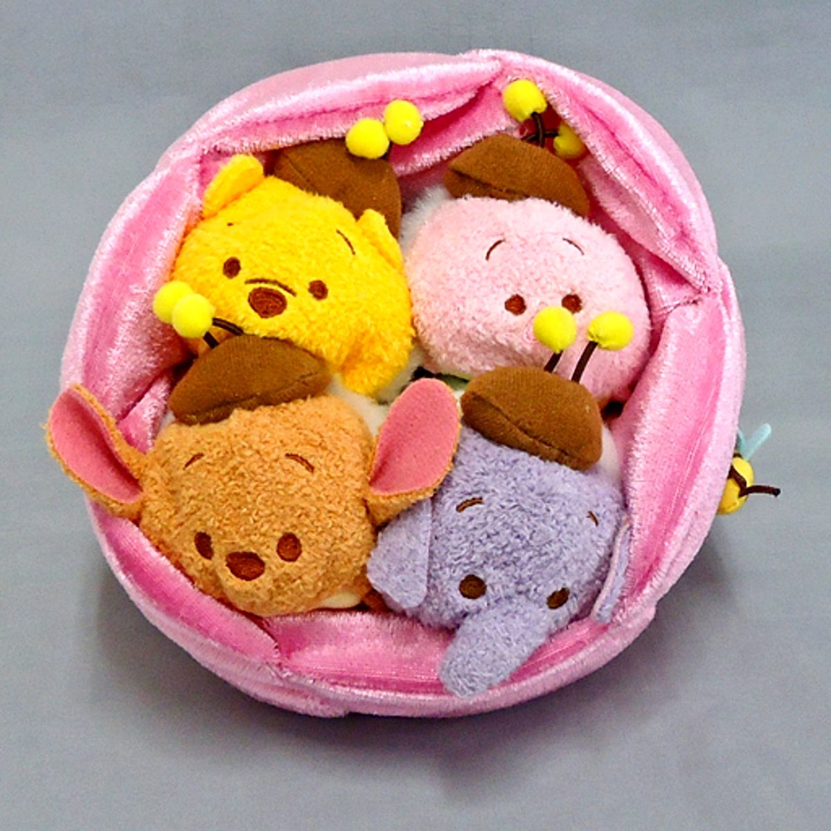 Winnie the Pooh Piglet Roo Lumpy Disney Tsum Tsum Mini Plush Flower House Set Disney Store Limited [USED]