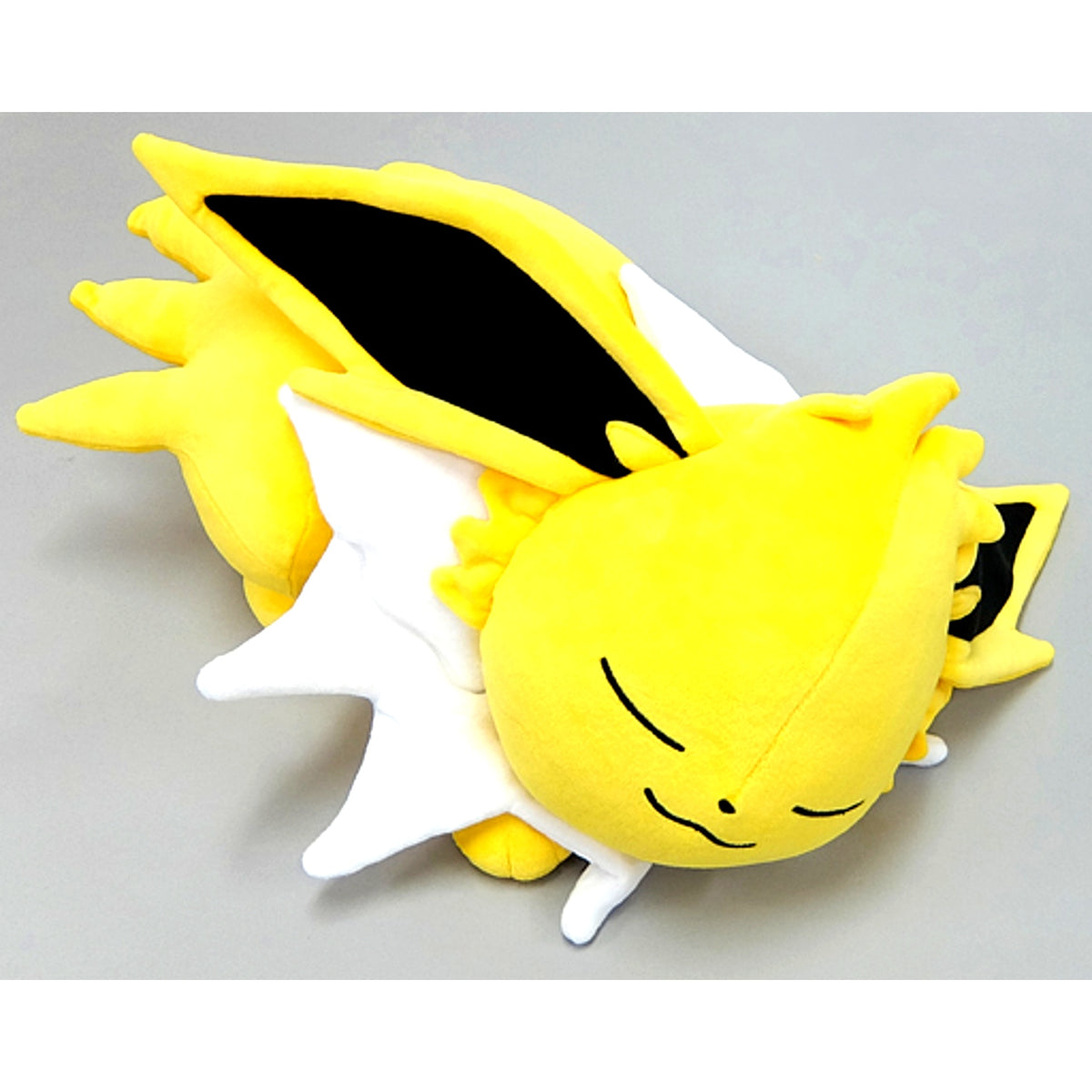Sleeping Jolteon Plush Eevee Collection 2017 Pokemon Pokemon Center Limited [USED]