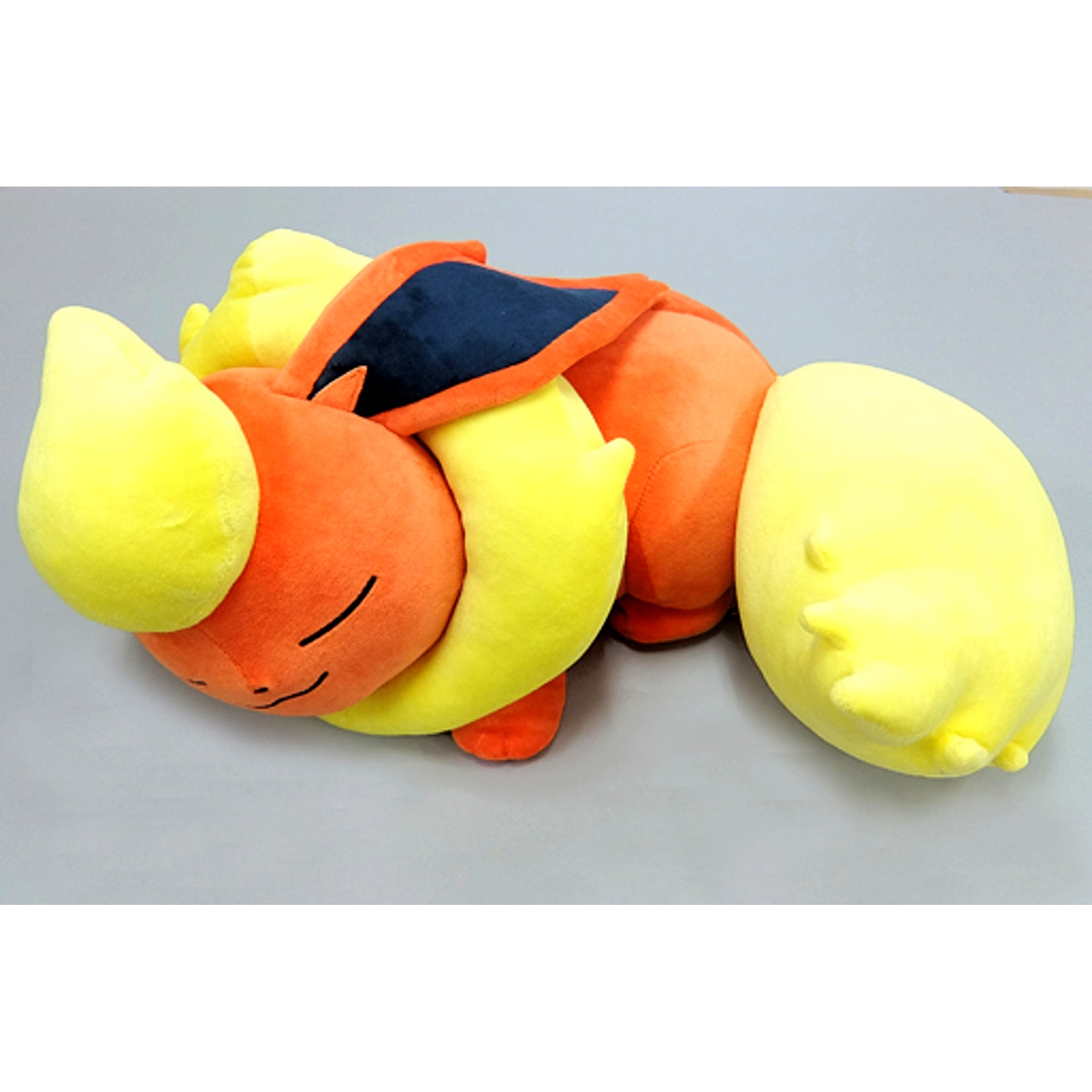 Flareon Sleeping Plush Eevee Collection 2017 Pokemon Center Limited [USED]