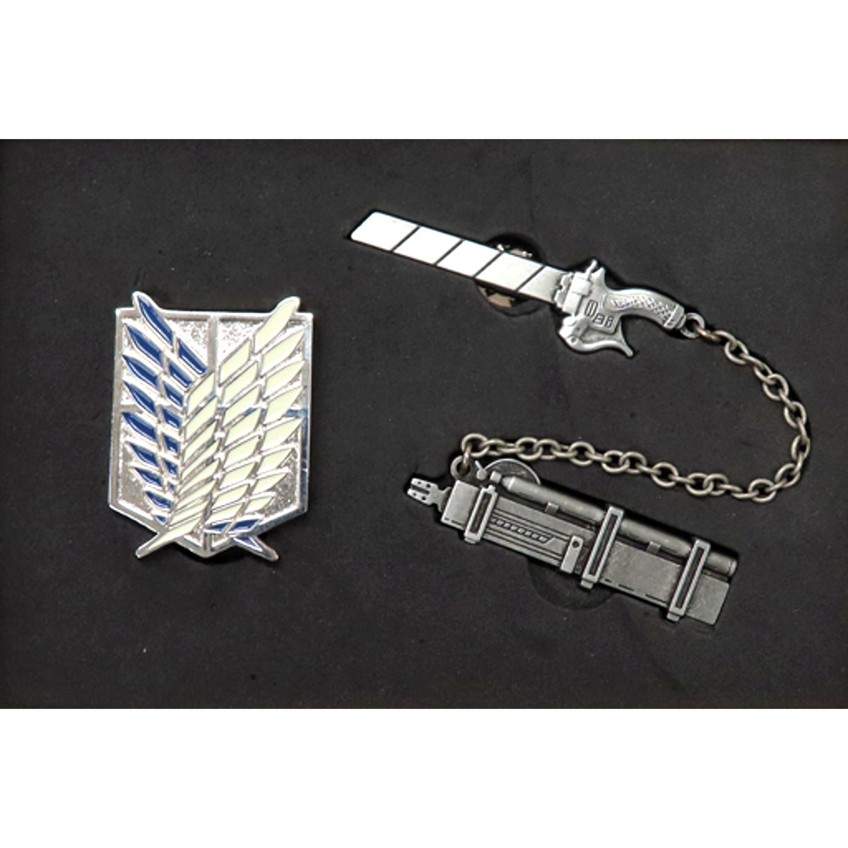 Logo Attack on Titan the Real Pin Set Universal Studios Japan 2019 Limited [USED]