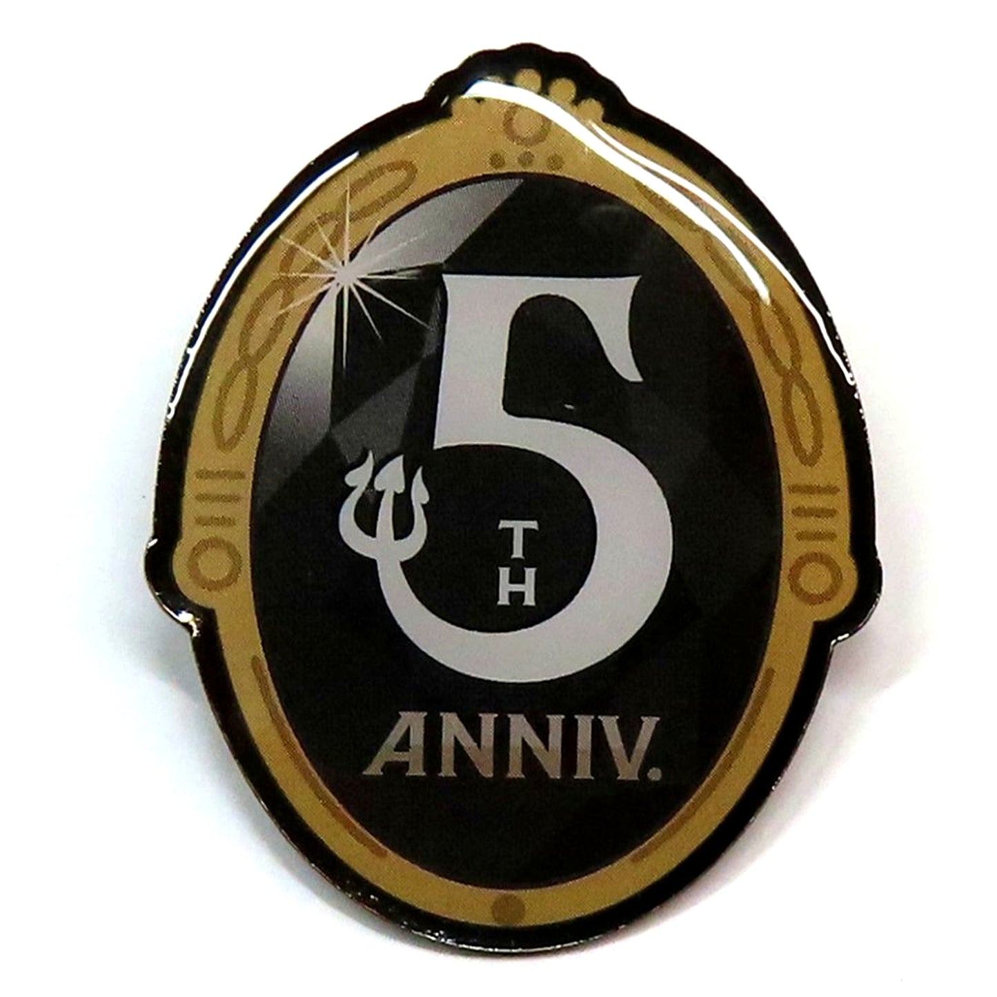 Disney Twisted-Wonderland 5th Anniversary Pin Badge 5th Anniversary POP-UP SHOP Dazzling [USED]