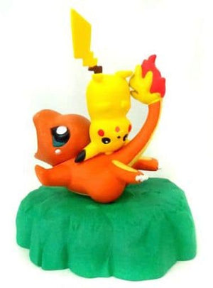 Charmander Vs Pikachu Pokemon Pokemon 10th Match Incandescent Battle Figure [USED]