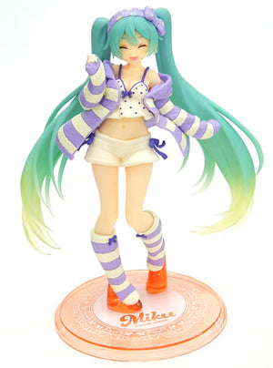 Hatsune Miku VOCALOID PRIZE Smiling, Purple Figure Costumes Room Wear Ver. Taito Online Limited TAITO Female Figure  [USED]